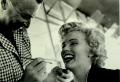 Marilyn Monroe: wird geschmickt / Poster 